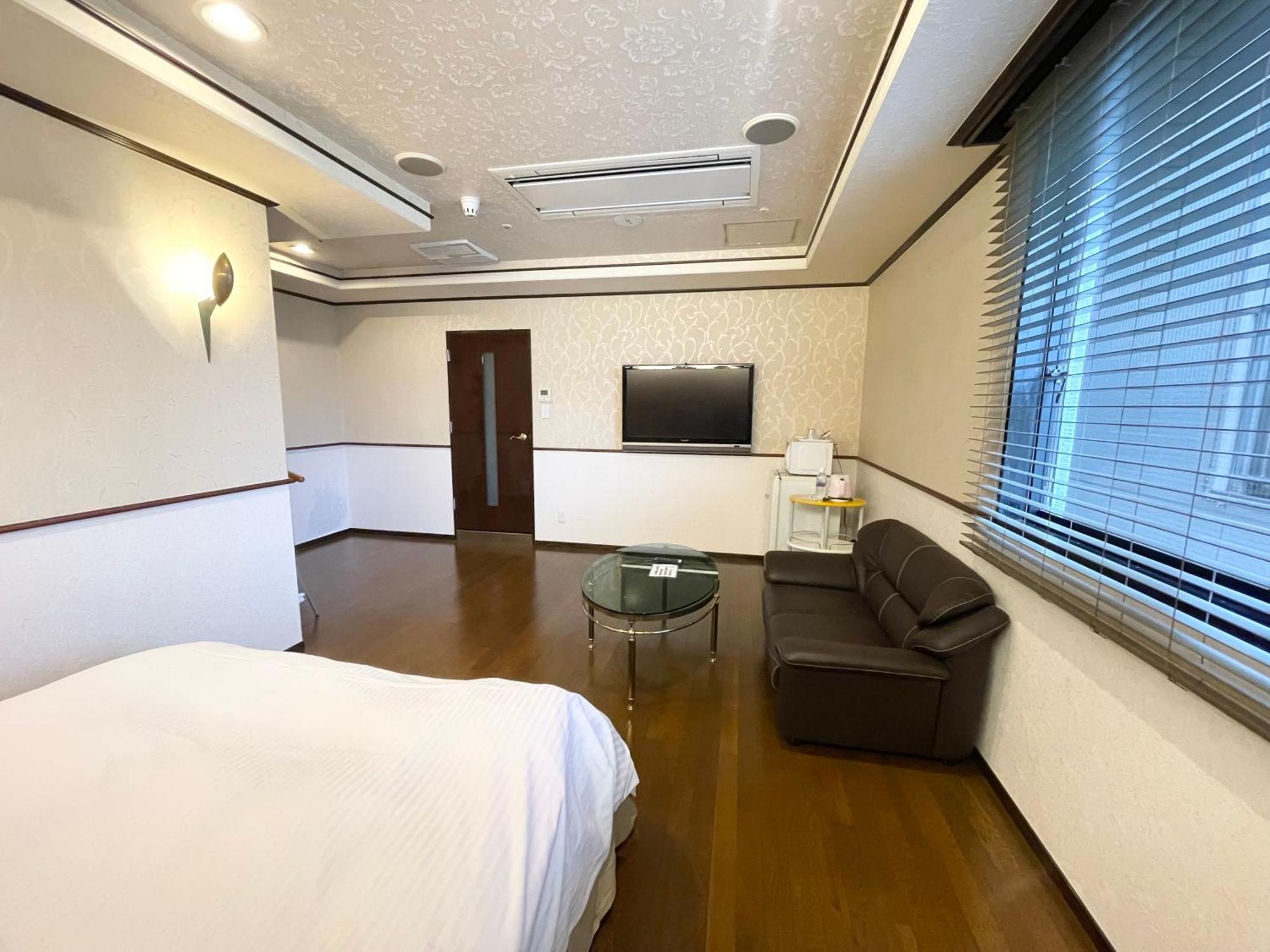 Hotel Ritz Koshien Nishinomiya Exteriör bild